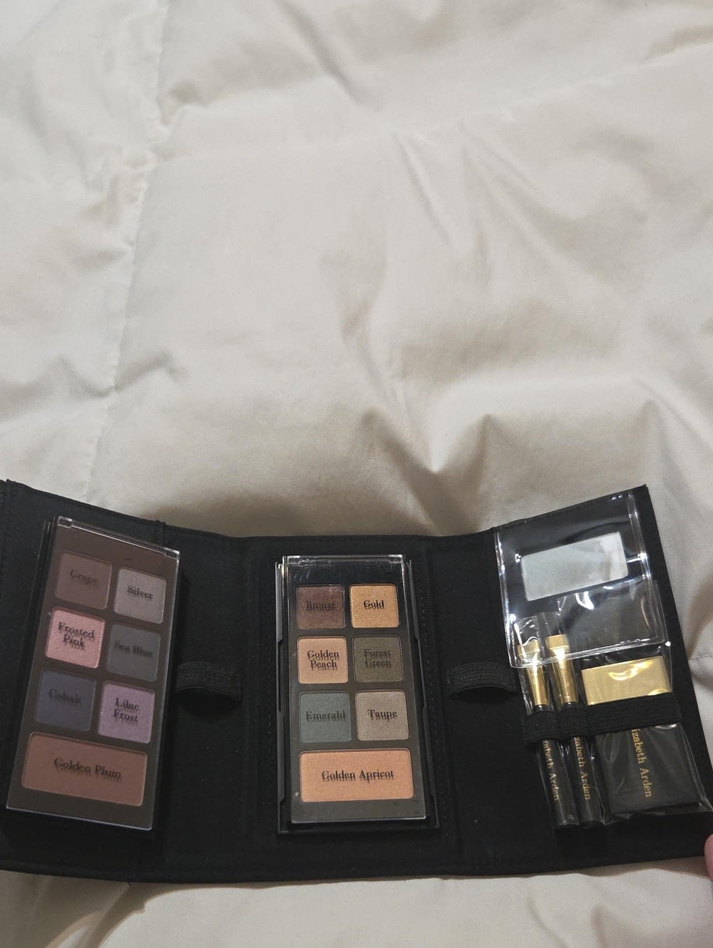 Elizabeth Arden Eyeshadow Palette Kit With Brushes And Mirror